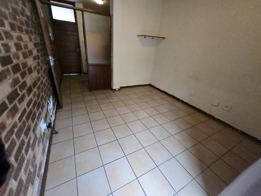 To Let 1 Bedroom Property for Rent in Dassie Rand North West